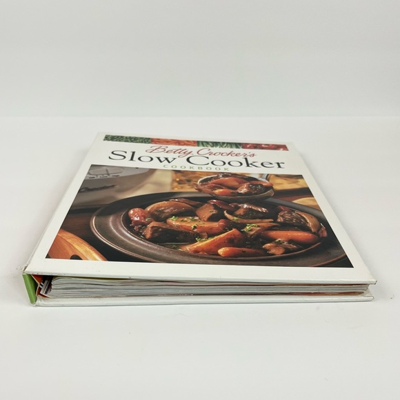 Betty Crocker 1999 Slow Cooker Recipe Book Hardback Spiral Cookbook - Picture 2 of 16